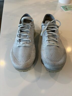 Men’s Nike Vapormax size 9 1/2